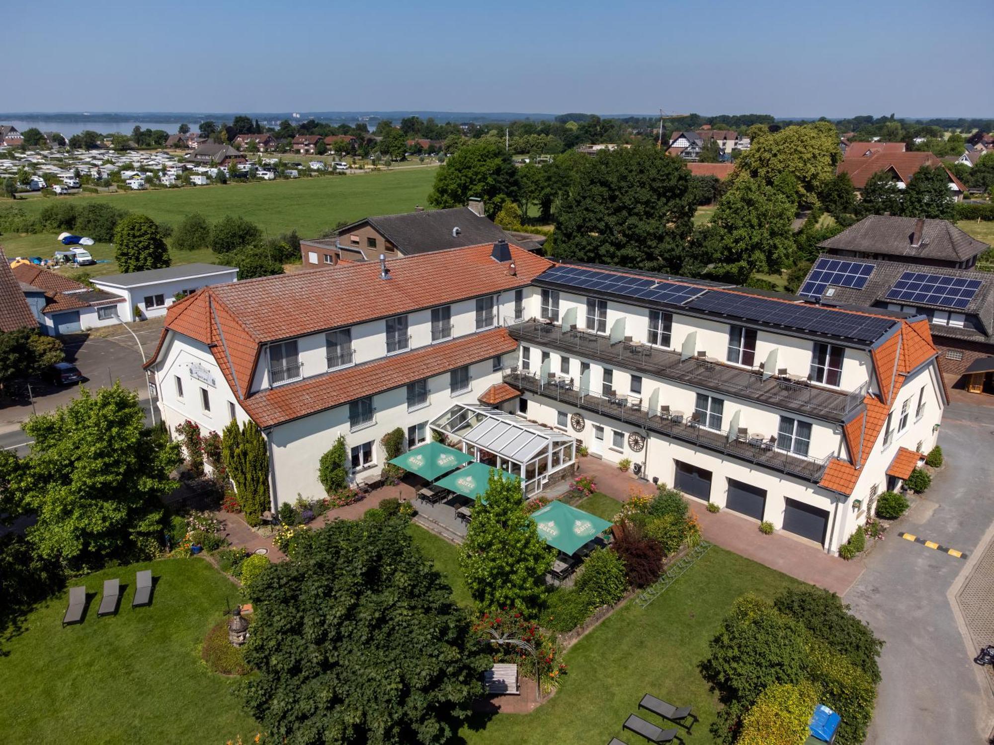 Hotel Garni Zur Alten Post Lembruch Exterior foto